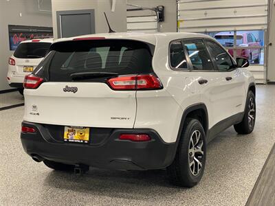 2014 Jeep Cherokee Sport   - Photo 8 - Grand Rapids, MI 49504