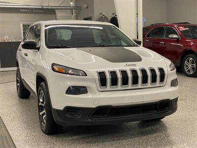 2014 Jeep Cherokee Sport   - Photo 2 - Grand Rapids, MI 49504