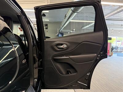 2022 Jeep Cherokee Trailhawk - Photo 13 - Grand Rapids, MI 49504
