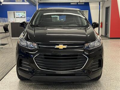 2018 Chevrolet Trax LS   - Photo 2 - Grand Rapids, MI 49504