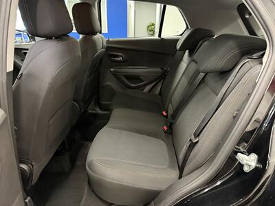 2018 Chevrolet Trax LS   - Photo 4 - Grand Rapids, MI 49504