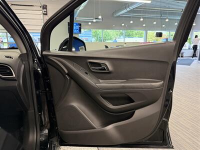 2018 Chevrolet Trax LS   - Photo 24 - Grand Rapids, MI 49504