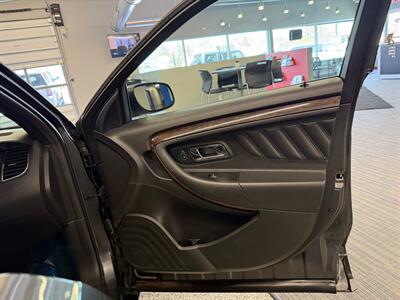 2018 Ford Taurus Limited   - Photo 11 - Grand Rapids, MI 49504