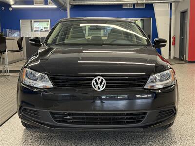 2014 Volkswagen Jetta SE   - Photo 2 - Grand Rapids, MI 49504