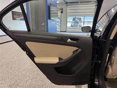 2014 Volkswagen Jetta SE   - Photo 18 - Grand Rapids, MI 49504