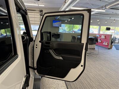 2012 Jeep Wrangler Unlimited Sahara   - Photo 27 - Grand Rapids, MI 49504
