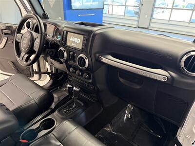 2012 Jeep Wrangler Unlimited Sahara   - Photo 29 - Grand Rapids, MI 49504