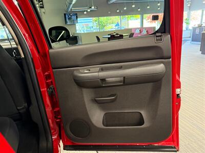 2012 GMC Sierra 1500 SLE - Photo 14 - Grand Rapids, MI 49504