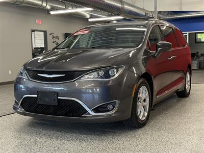 2017 Chrysler Pacifica Touring-L - Photo 3 - Grand Rapids, MI 49504