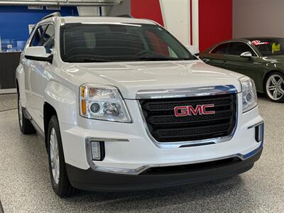 2017 GMC Terrain SLE-2   - Photo 2 - Grand Rapids, MI 49504