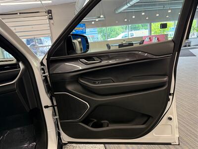 2022 Jeep Grand Cherokee L Laredo   - Photo 12 - Grand Rapids, MI 49504