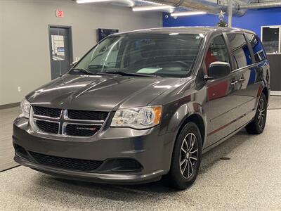 2015 Dodge Grand Caravan SE   - Photo 3 - Grand Rapids, MI 49504