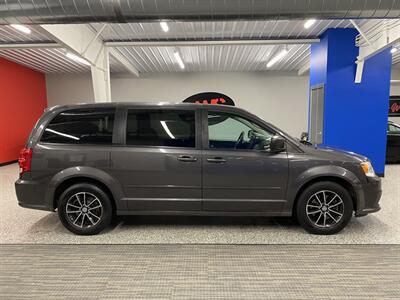 2015 Dodge Grand Caravan SE   - Photo 8 - Grand Rapids, MI 49504