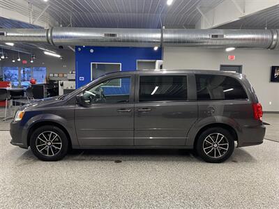 2015 Dodge Grand Caravan SE   - Photo 4 - Grand Rapids, MI 49504