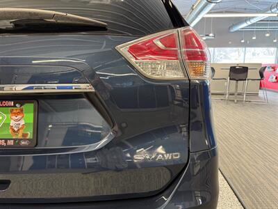 2016 Nissan Rogue SV - Photo 16 - Grand Rapids, MI 49504