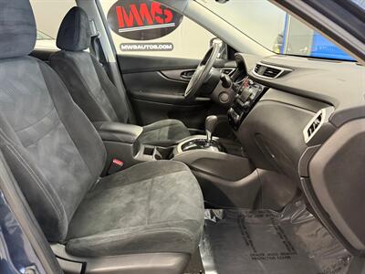 2016 Nissan Rogue SV - Photo 13 - Grand Rapids, MI 49504