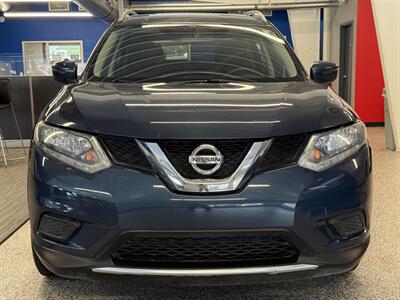 2016 Nissan Rogue SV - Photo 2 - Grand Rapids, MI 49504