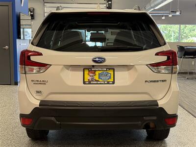 2021 Subaru Forester Premium - Photo 6 - Grand Rapids, MI 49504