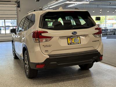 2021 Subaru Forester Premium - Photo 5 - Grand Rapids, MI 49504