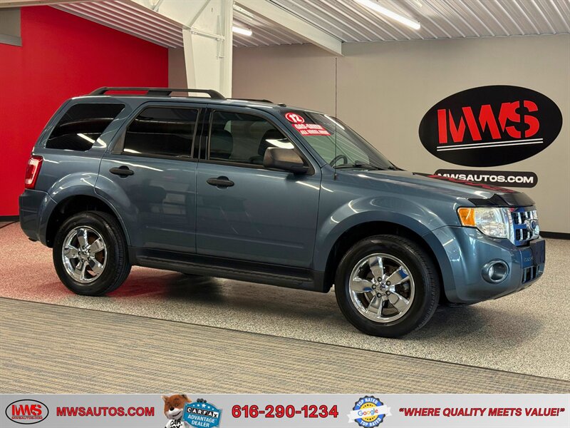 2012 Ford Escape XLT   - Photo 1 - Grand Rapids, MI 49504