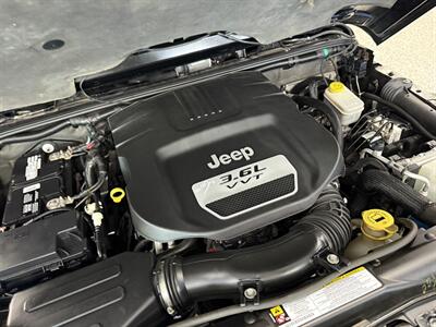 2012 Jeep Wrangler Unlimited Sahara   - Photo 12 - Grand Rapids, MI 49504