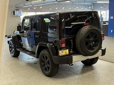 2012 Jeep Wrangler Unlimited Sahara   - Photo 9 - Grand Rapids, MI 49504