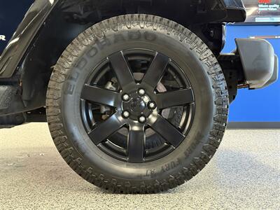 2012 Jeep Wrangler Unlimited Sahara   - Photo 11 - Grand Rapids, MI 49504