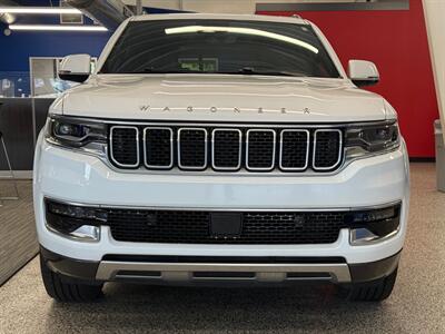 2022 Jeep Wagoneer Series III   - Photo 3 - Grand Rapids, MI 49504