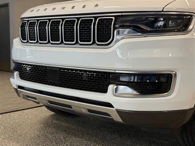 2022 Jeep Wagoneer Series III   - Photo 4 - Grand Rapids, MI 49504