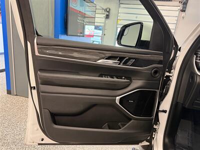 2022 Jeep Wagoneer Series III   - Photo 29 - Grand Rapids, MI 49504