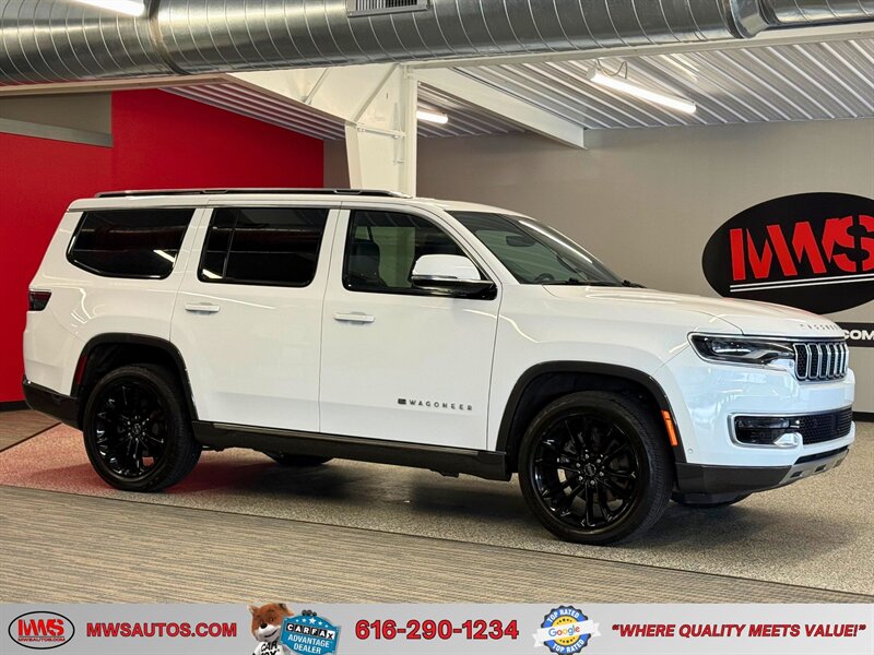 2022 Jeep Wagoneer Series III   - Photo 1 - Grand Rapids, MI 49504