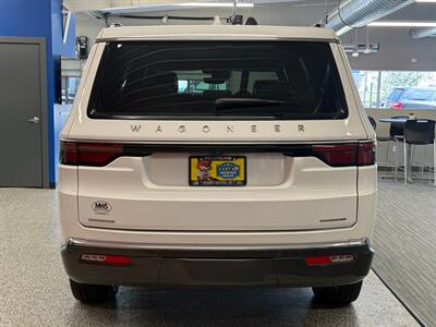 2022 Jeep Wagoneer Series III   - Photo 8 - Grand Rapids, MI 49504