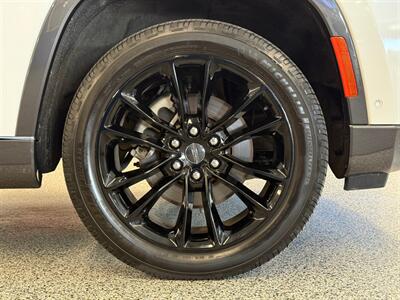 2022 Jeep Wagoneer Series III   - Photo 12 - Grand Rapids, MI 49504