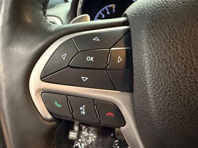 2017 Jeep Grand Cherokee Laredo   - Photo 33 - Grand Rapids, MI 49504