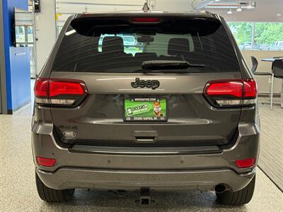 2017 Jeep Grand Cherokee Laredo   - Photo 6 - Grand Rapids, MI 49504