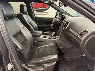 2017 Jeep Grand Cherokee Laredo   - Photo 11 - Grand Rapids, MI 49504
