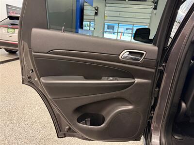 2017 Jeep Grand Cherokee Laredo   - Photo 19 - Grand Rapids, MI 49504