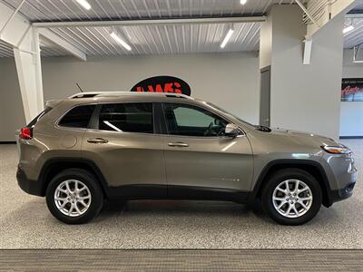 2016 Jeep Cherokee Latitude   - Photo 9 - Grand Rapids, MI 49504