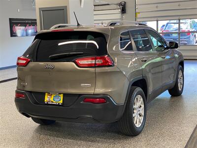 2016 Jeep Cherokee Latitude   - Photo 8 - Grand Rapids, MI 49504