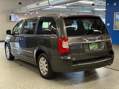 2015 Chrysler Town and Country Touring   - Photo 5 - Grand Rapids, MI 49504
