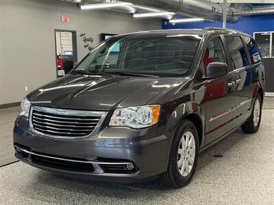 2015 Chrysler Town and Country Touring   - Photo 2 - Grand Rapids, MI 49504