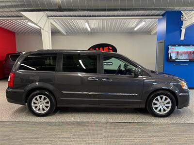 2015 Chrysler Town and Country Touring   - Photo 8 - Grand Rapids, MI 49504