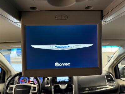 2015 Chrysler Town and Country Touring   - Photo 30 - Grand Rapids, MI 49504