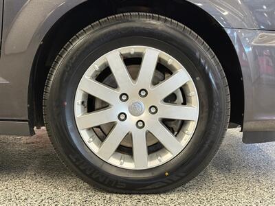 2015 Chrysler Town and Country Touring   - Photo 9 - Grand Rapids, MI 49504