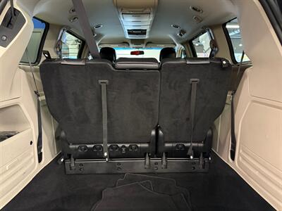 2015 Chrysler Town and Country Touring   - Photo 15 - Grand Rapids, MI 49504