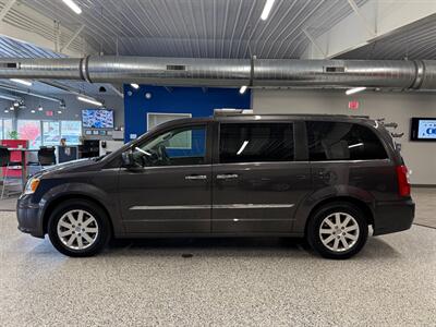 2015 Chrysler Town and Country Touring   - Photo 4 - Grand Rapids, MI 49504
