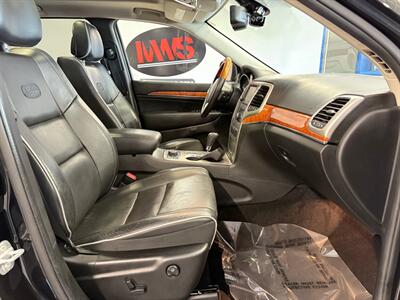 2012 Jeep Grand Cherokee Overland - Photo 11 - Grand Rapids, MI 49504