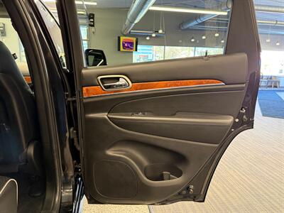 2012 Jeep Grand Cherokee Overland - Photo 17 - Grand Rapids, MI 49504