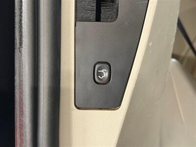 2014 Dodge Grand Caravan SXT - Photo 18 - Grand Rapids, MI 49504