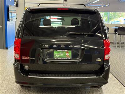 2014 Dodge Grand Caravan SXT - Photo 6 - Grand Rapids, MI 49504